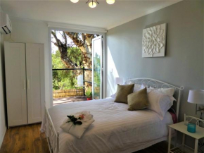 Отель Treetops Cottage  Перт